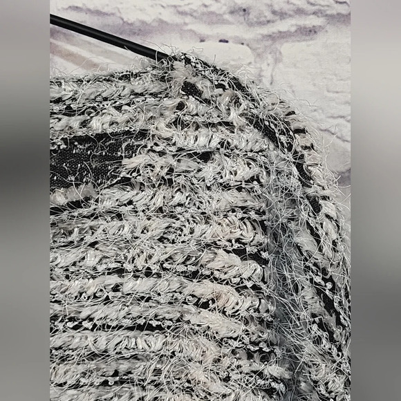 Jones New York textured sweater in marbled black and white. Size Small - Picture 3 of 5